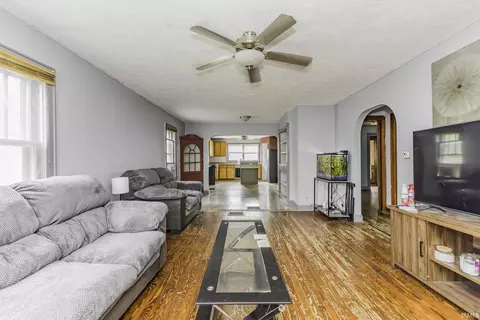 2103 S Hackley St, Muncie, IN 47302 photo 5