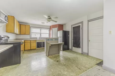 2103 S Hackley St, Muncie, IN 47302 photo 9
