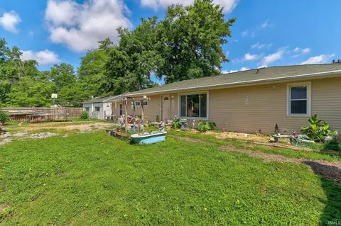 2148 Waggoner Ave, Evansville, IN 47714