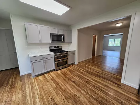 Kitchen - 10440 E Baseline Rd, Avilla, IN 46710 photo 2 of 3
