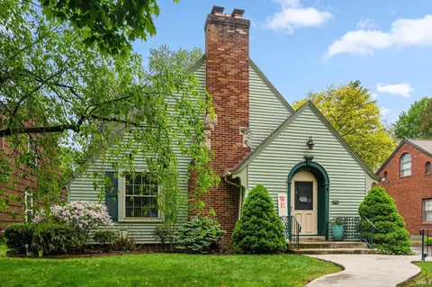 1229 Maxine Dr, Fort Wayne, IN 46807