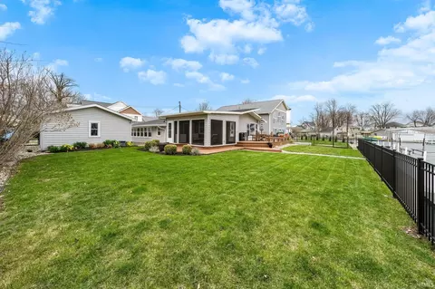 8227 E Cassandra Dr, Syracuse, IN 46567 photo 18