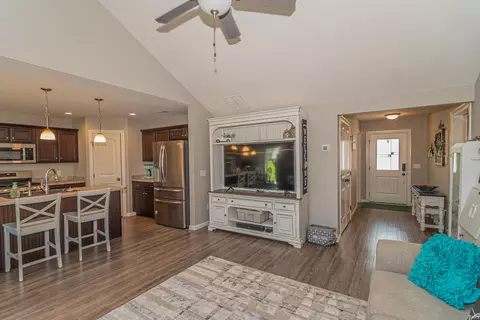2187 Freestone Pl, Huntertown, IN 46748 photo 9
