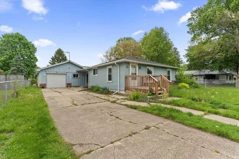 114 S Grand St, Lakeville, IN 46536