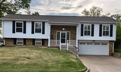 3200 Mockingbird Ln, Evansville, IN 47710