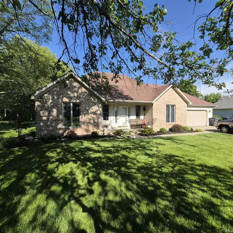 402 S Olive St, Farmland, IN 47340