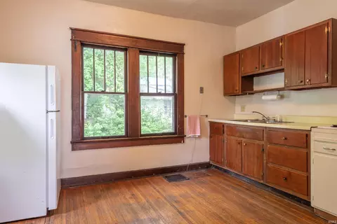 115 E 12th St, Bloomington, IN 47408 photo 4