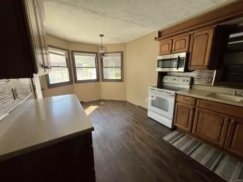 3613 Robin Dr, Kokomo, IN 46902 photo 4