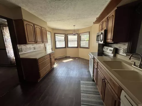 3613 Robin Dr, Kokomo, IN 46902 photo 2