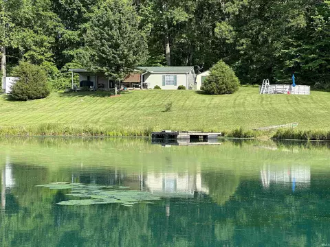 6577 S Fowler Rd, Bloomfield, IN 47424