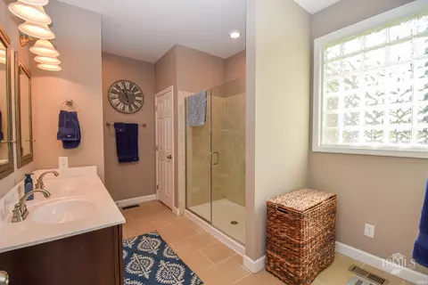 805 W Barouche, Pendleton, IN 46064 photo 16
