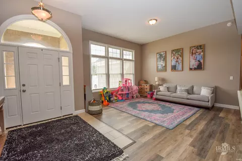 805 W Barouche, Pendleton, IN 46064 photo 4