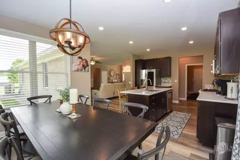805 W Barouche, Pendleton, IN 46064 photo 13