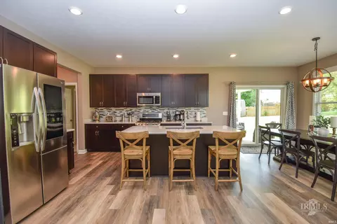 805 W Barouche, Pendleton, IN 46064 photo 7
