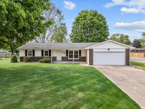 1313 Cardinal Dr, Warsaw, IN 46580