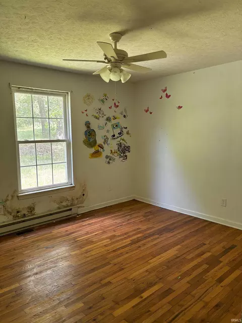 Bedroom - 1199 Bryantsville Rd, Mitchell, IN 47446 photo 3 of 8