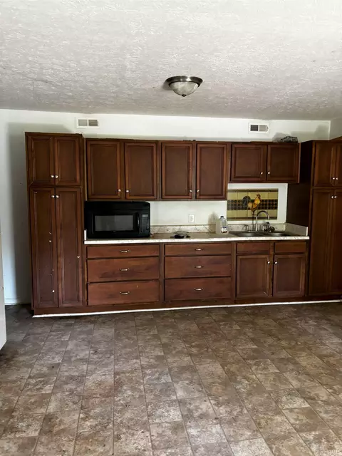 Kitchen - 1199 Bryantsville Rd, Mitchell, IN 47446 photo 1 of 1