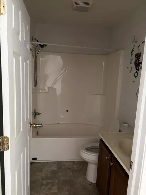 Bath - 1199 Bryantsville Rd, Mitchell, IN 47446 photo 1 of 2