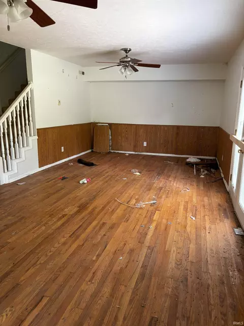Living - 1199 Bryantsville Rd, Mitchell, IN 47446 photo 2 of 5