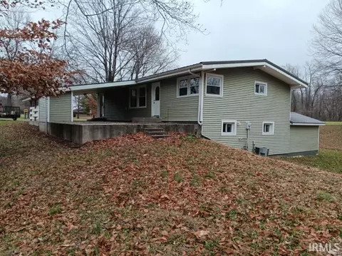 2347 E Navaho Dr, Vincennes, IN 47591