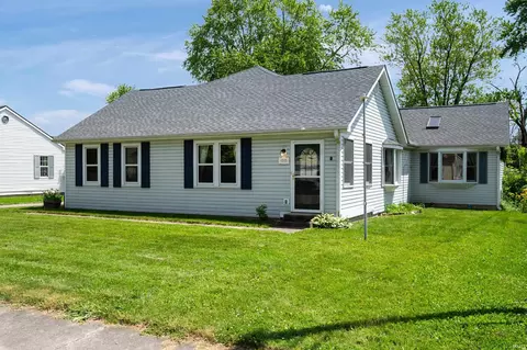 217 Vasbinder Dr, Chesterfield, IN 46017