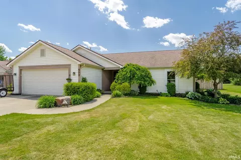 409 E 8th St, Brookston, IN 47923