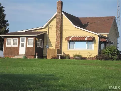 11873 E Division Rd, Akron, IN 46910