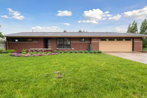 245 Thorndale Dr, Elkhart, IN 46517