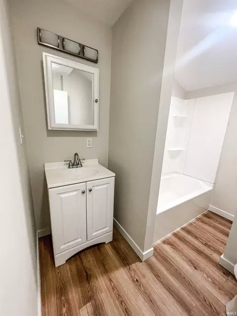 Bath - 511 E 3rd Street St, Peru, IN 46970 photo 2 of 2