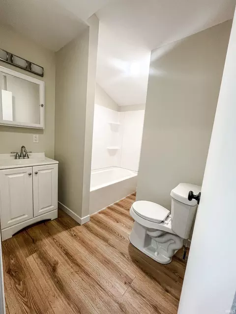 Bath - 511 E 3rd Street St, Peru, IN 46970 photo 1 of 2