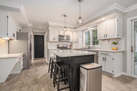 51695 Fox Pointe Ln, Granger, IN 46530 photo 8