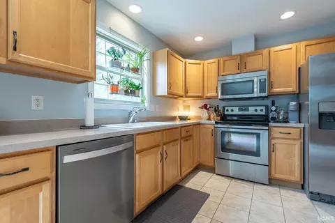 Kitchen - 3308 S Daniel Ct, Bloomington, IN 47401 photo 2 of 3