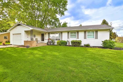 1402 Tanager Dr, Warsaw, IN 46580
