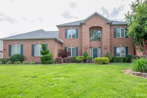 8520 Clarendon Dr, Evansville, IN 47725