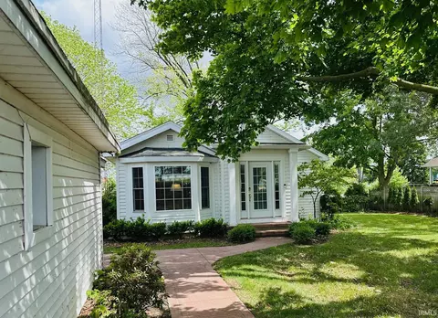 2143 Boulevard St, Rochester, IN 46975