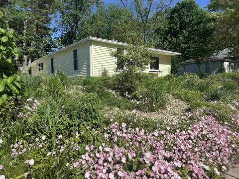 Exterior - 803 N Maple St, Bloomington, IN 47404 photo 2 of 11