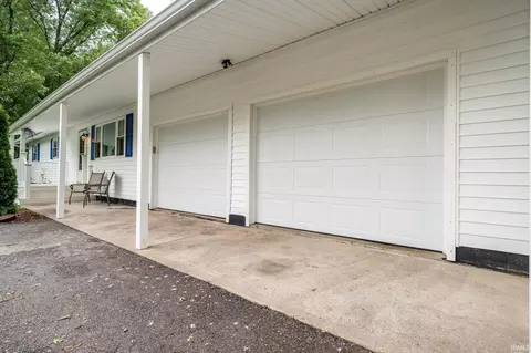 Exterior - 423 E 13th St, Fairmount, IN 46928 photo 2 of 6