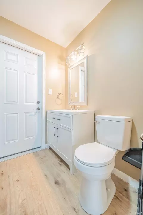 Bath - 423 E 13th St, Fairmount, IN 46928 photo 1 of 3