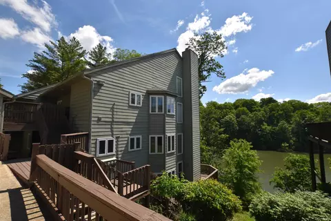 9763 S Harbour Pointe Dr #34, Bloomington, IN 47401