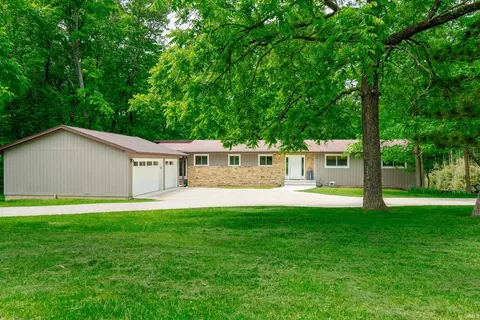 4691 E Inverness Woods Rd, Bloomington, IN 47401
