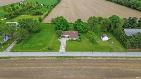 56729 Tulip Rd, New Carlisle, IN 46552