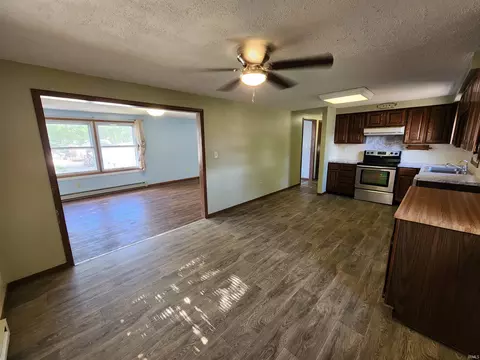 524 W Buckeye St, Berne, IN 46711 photo 7