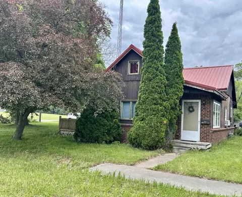 103 S Main St, Burnettsville, IN 47926
