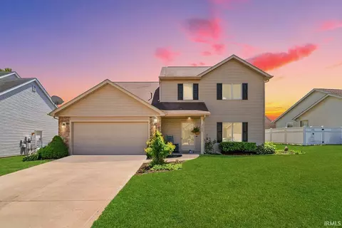 2584 Pine Cone Ln, Warsaw, IN 46582