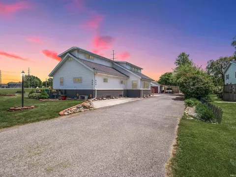 609 Old Brick Rd, Auburn, IN 46706 photo 1