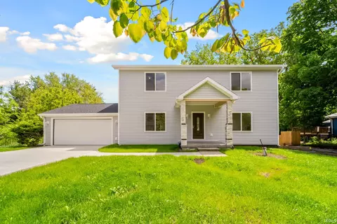 2416 S Woodland Trl, Warsaw, IN 46580