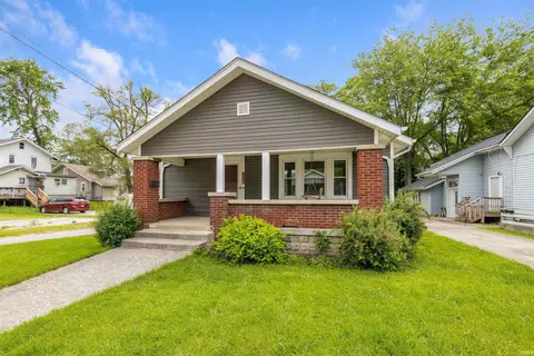 208 S Nichols Ave, Muncie, IN 47303