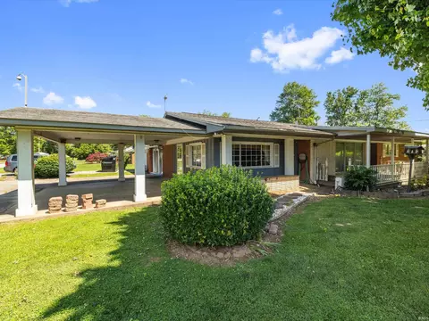 105 Evergreen Dr, Grandview, IN 47615