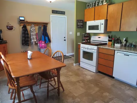 1913 Bashor Rd, Goshen, IN 46526 photo 10
