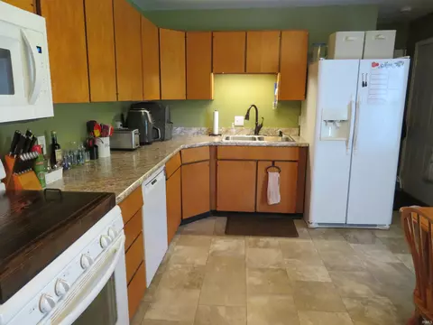 1913 Bashor Rd, Goshen, IN 46526 photo 8